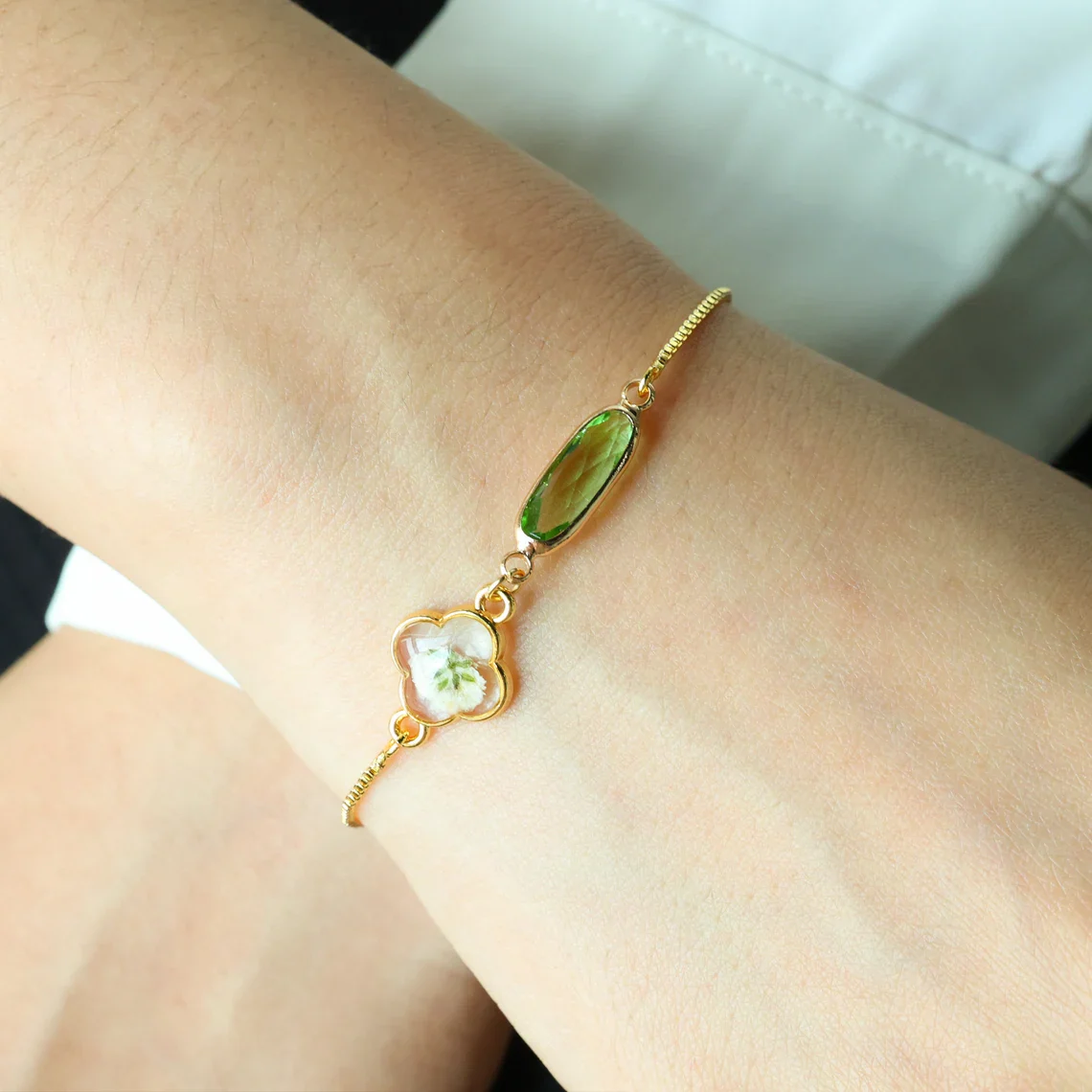 Custom Baby's Breath Birthstone Bracelet for Mom Gift - Image 2