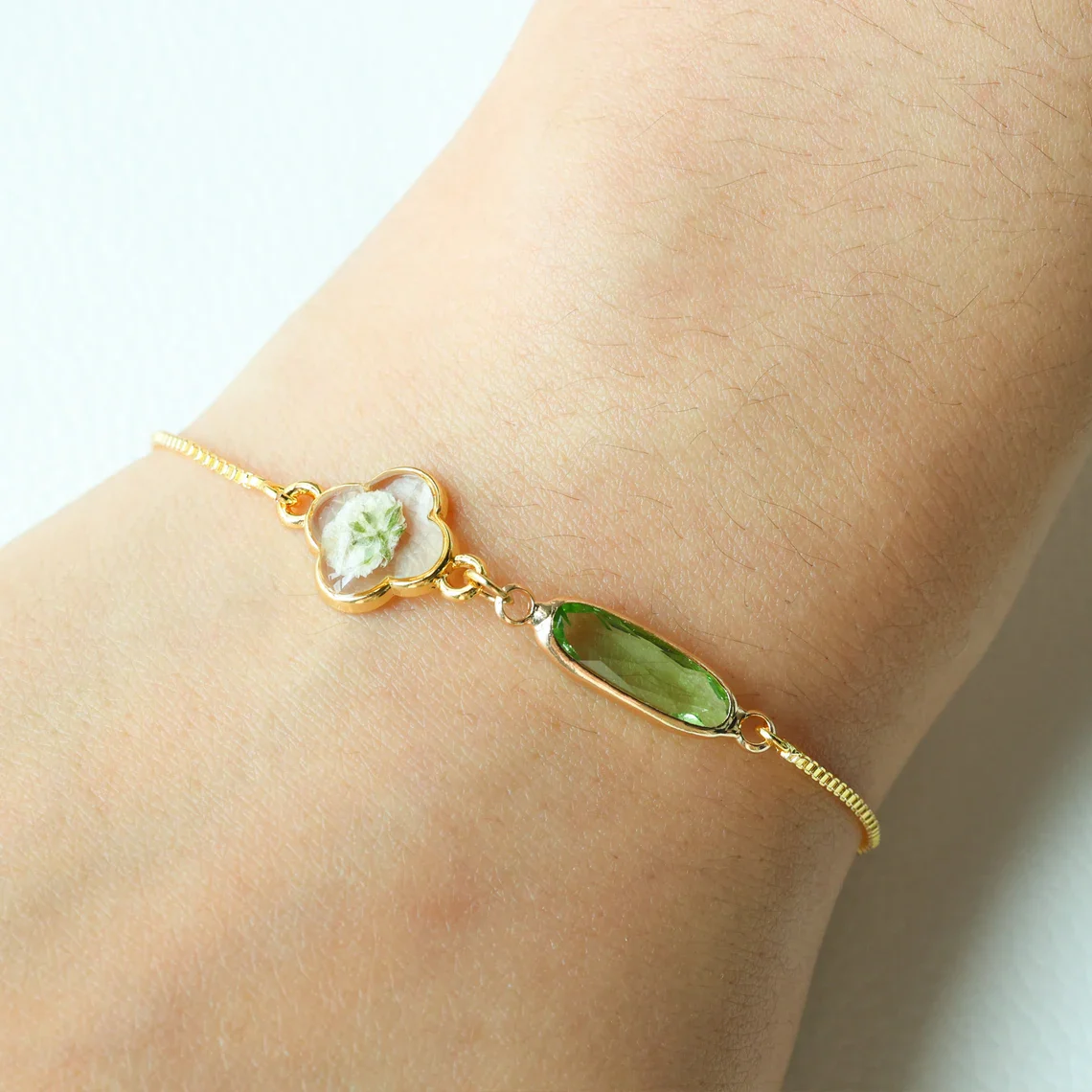 Custom Baby's Breath Birthstone Bracelet for Mom Gift - Image 3