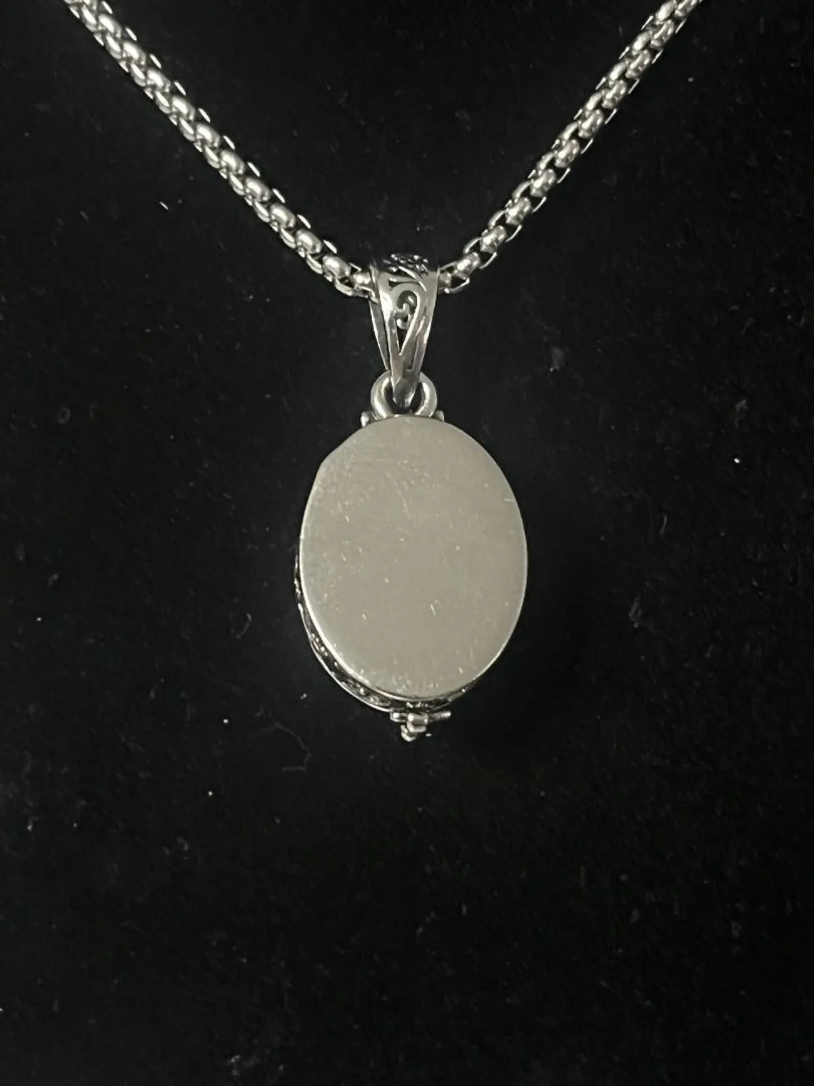 Luna Lume Glow Necklace | Magnetic Light Moon Pendant Jewelry - Image 5