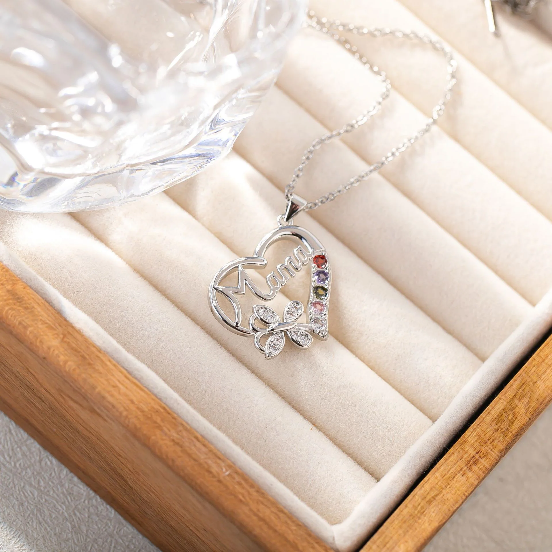 Elegant Mother’s Day Necklace – Gold & Silver Mama Heart Pendant - Image 5