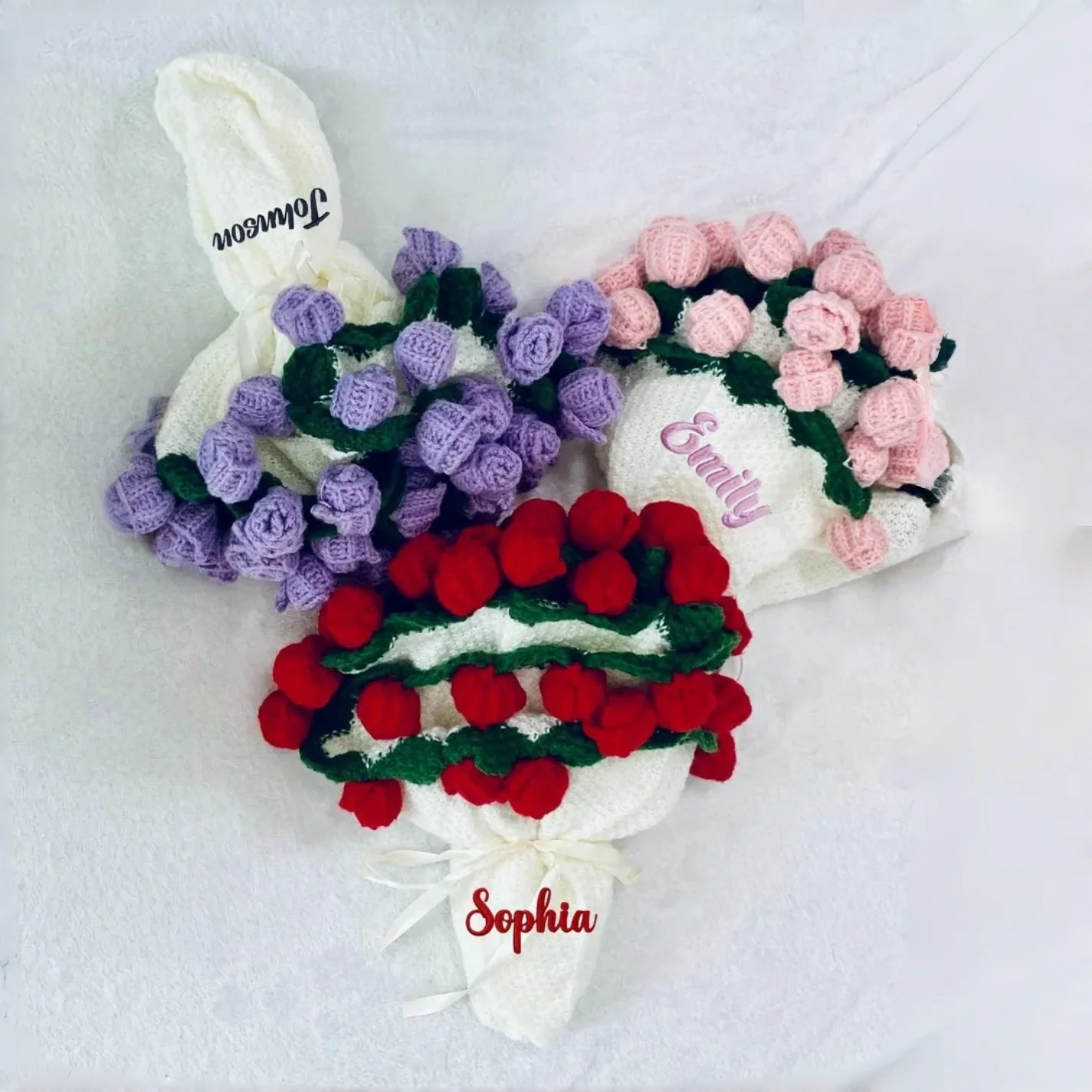 Personalized Crochet Rose Bouquet Blanket with Embroidered Name - Image 6