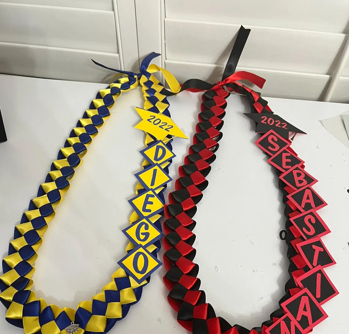 Personalized Graduation Lei 2026 – Custom Name & School Colors - Image 4