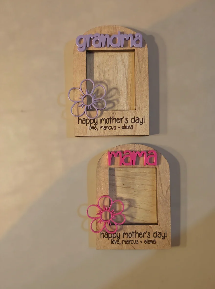 Personalized Photo Frame Magnet – Engraved Flower Gift for Mom - Image 3
